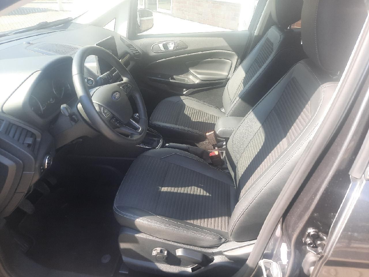 Fahrzeugabbildung Ford EcoSport Titanium