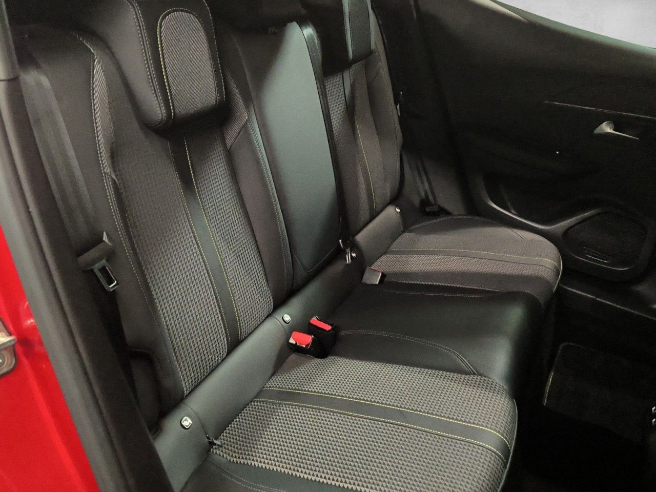 Fahrzeugabbildung Peugeot 2008 e- Allure GTline Navi Kamera