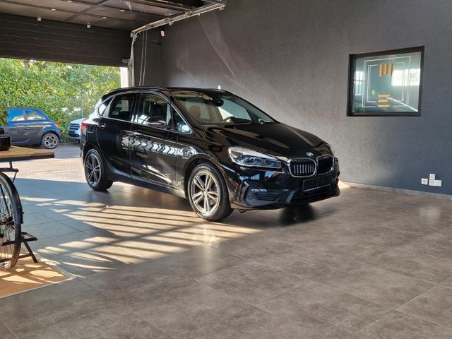 BMW 218i Active Tourer Sport Line Facelift*LED*Navi