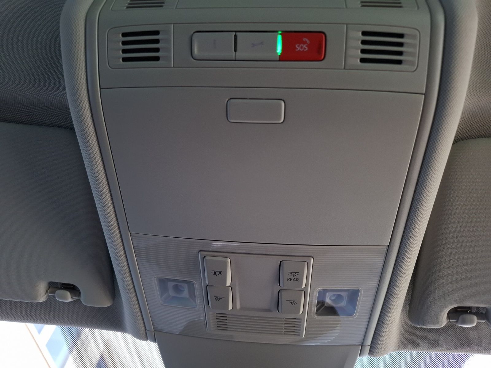 Fahrzeugabbildung Volkswagen Tiguan TDI Elegance 4M STH Matrix AHK Navi AID A