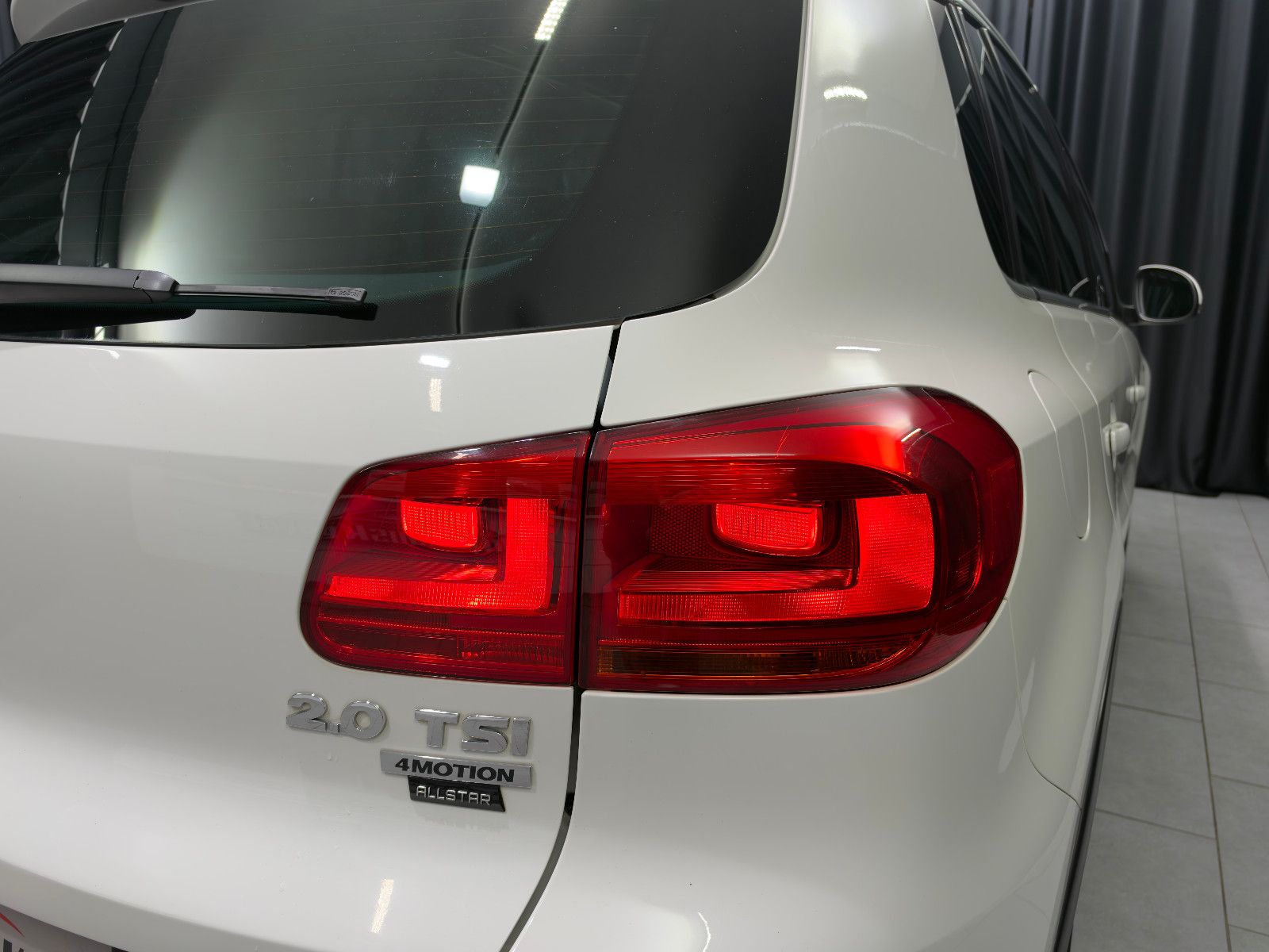 Fahrzeugabbildung Volkswagen Tiguan 2.0 TSI 4MOTION Track&Style |PANO|LEDER