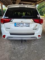Mitsubishi Outlander 2.4 MIVEC PLUG-IN HYBRID 4WD Basis... - gebrauchte Mitsubishi Outlander aus dem Jahr 2020