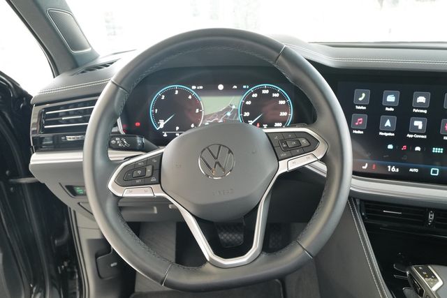 Volkswagen Touareg 3.0TDI 4Motion Leder AHK Pano StdHz 90L 