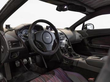 2013 Aston Martin V12 VANTAGE 照片 4