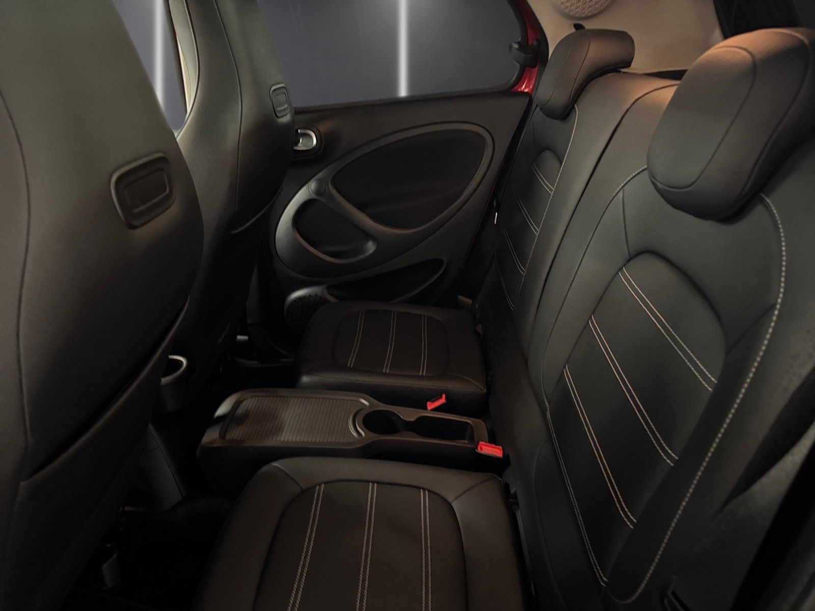 Fahrzeugabbildung Smart forfour prime 66kW*Pano*JBL*PDC*SHZ*Navigation*