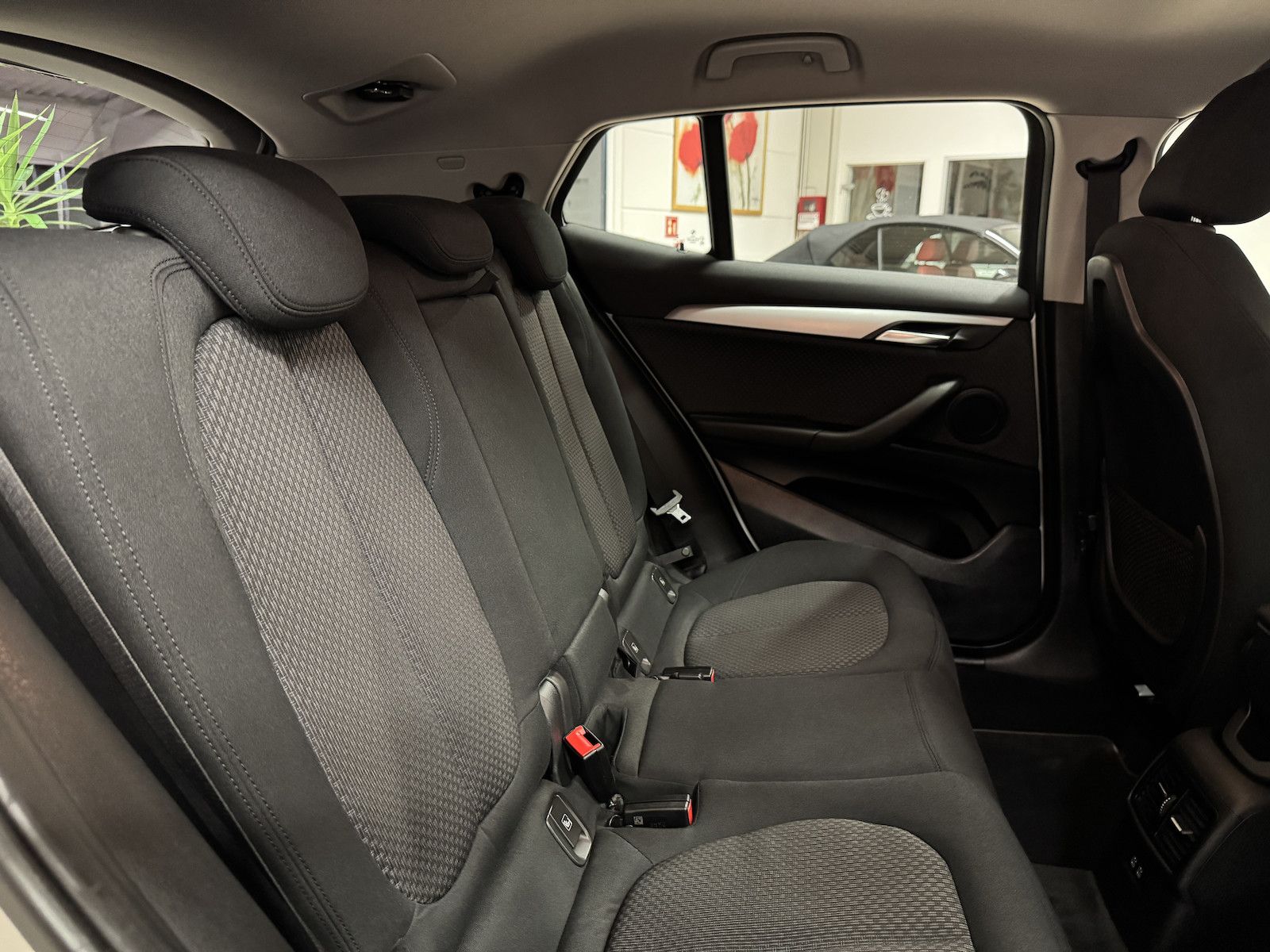 Fahrzeugabbildung BMW X2 xDrive 20i /LED/Navi/Ahk/VZE/Park-Ass