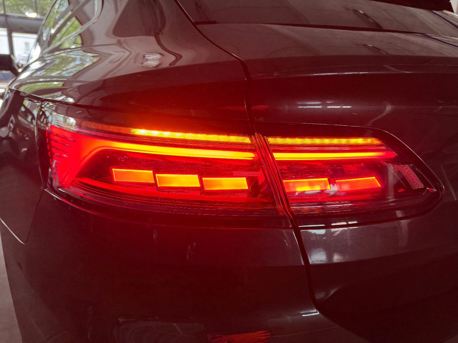 Fahrzeugabbildung Volkswagen ARTEON SB DSG ELEGANCE PANO IQ-LIGHT VW GARANTIE
