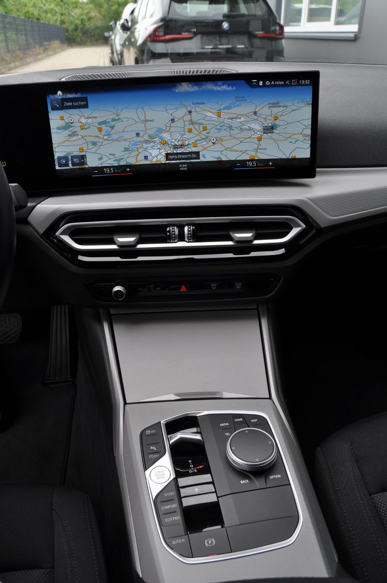 BMW 318i Touring Aut. LED Widescreen DAB Tempomat foto 21