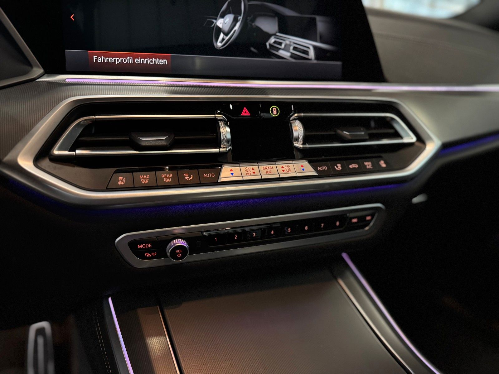 Fahrzeugabbildung BMW X5 xDrive 30d M-Sport "Driving As. Professional"