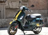 Vespa Gts 300hpe Racing Sixties  - VESPA GTS 300 HPE