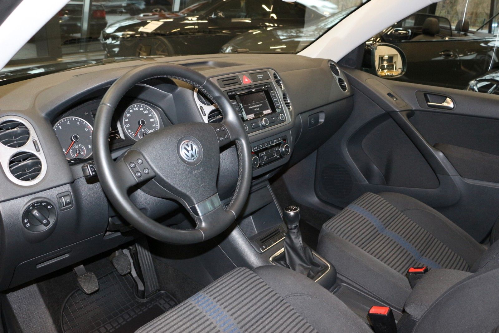 Volkswagen Tiguan 2.0 TSI 4MOTION Sport & Style*Pano