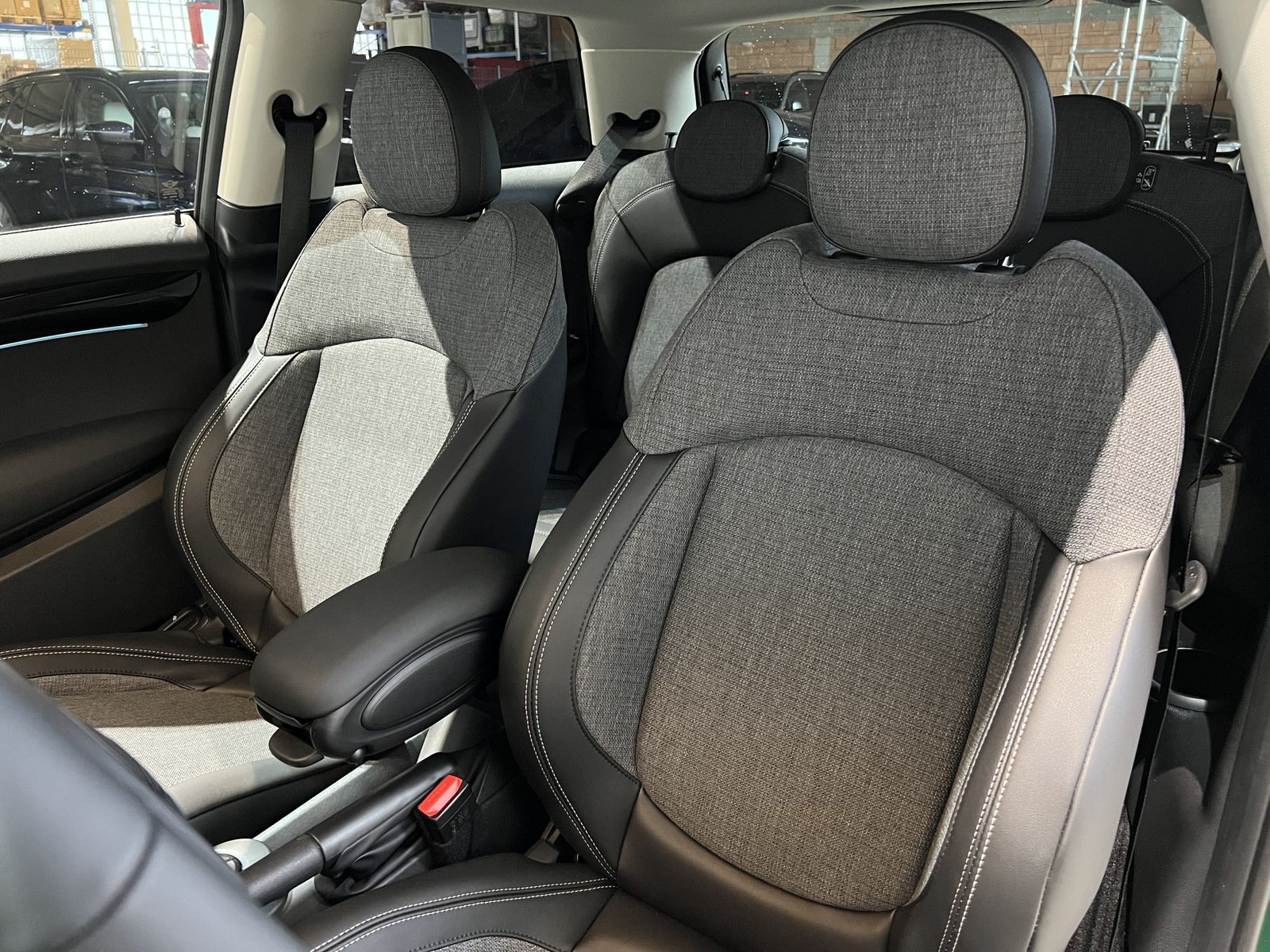 Fahrzeugabbildung MINI Cooper |Sonnenschutzverglasung |Sportsitze |PDC