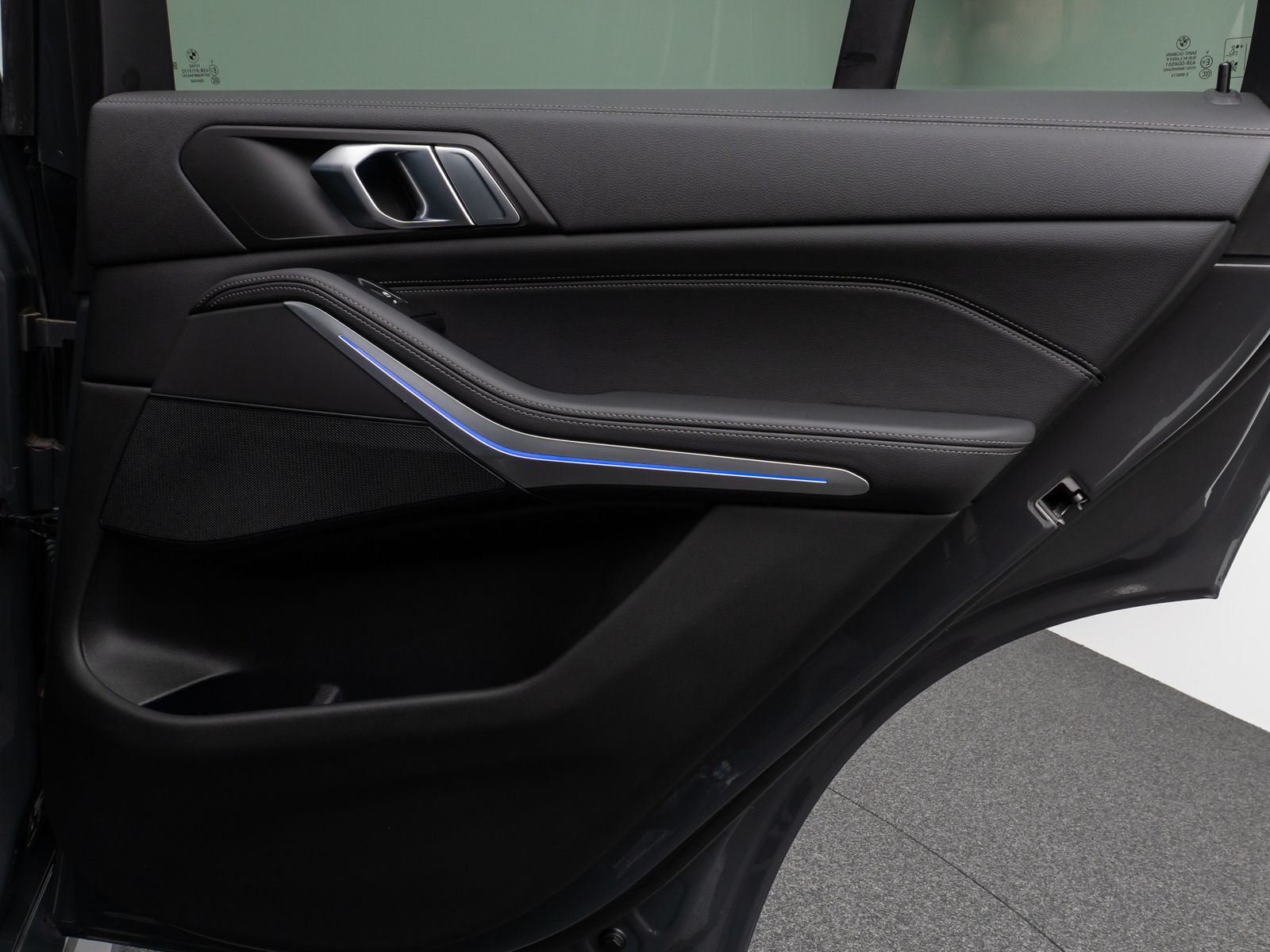 Fahrzeugabbildung BMW X5 xD30d M Sport 360°Laser HUD DAB HiFi 22Zoll