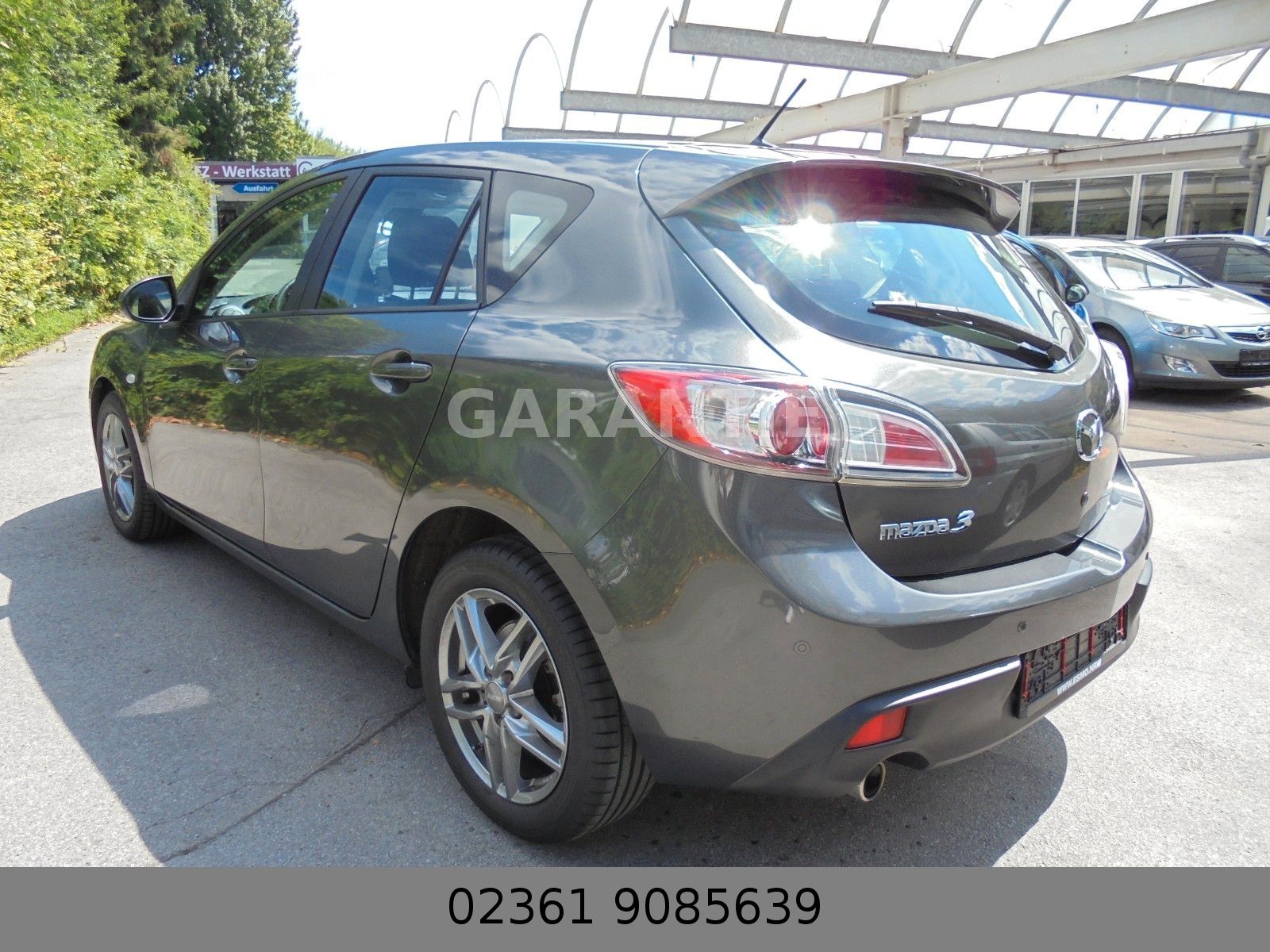 Fahrzeugabbildung Mazda 3 Lim. Exclusive-Line Automatik/Klima/Shz/PDC/