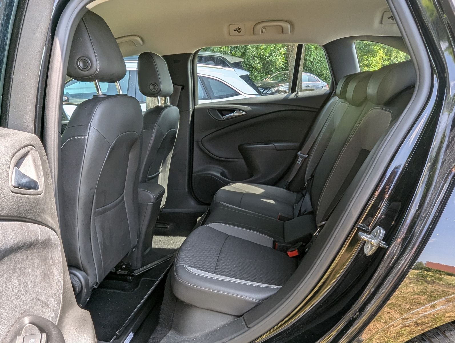 OPEL Astra 1.5 CDTI Aut. Elegance Navi LED Kamera - Image 11