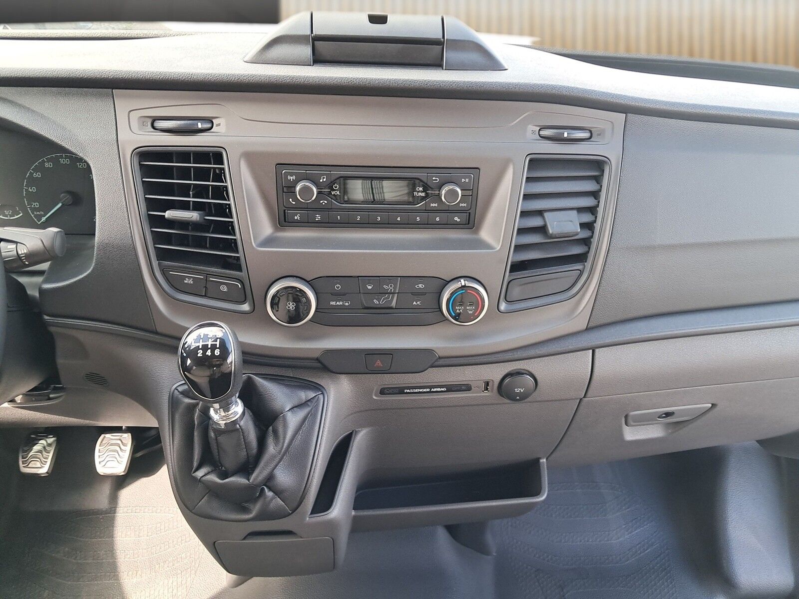 Fahrzeugabbildung Karmann Dexter 4x4 DE 560 AW Allrad 4x4, Rückfahrkamera