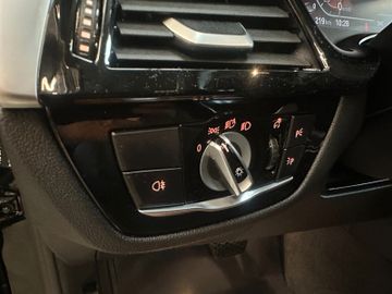 BMW 520 i Touring*1. Hand*Klima*SHZ*Kamera*Navi*AHK*