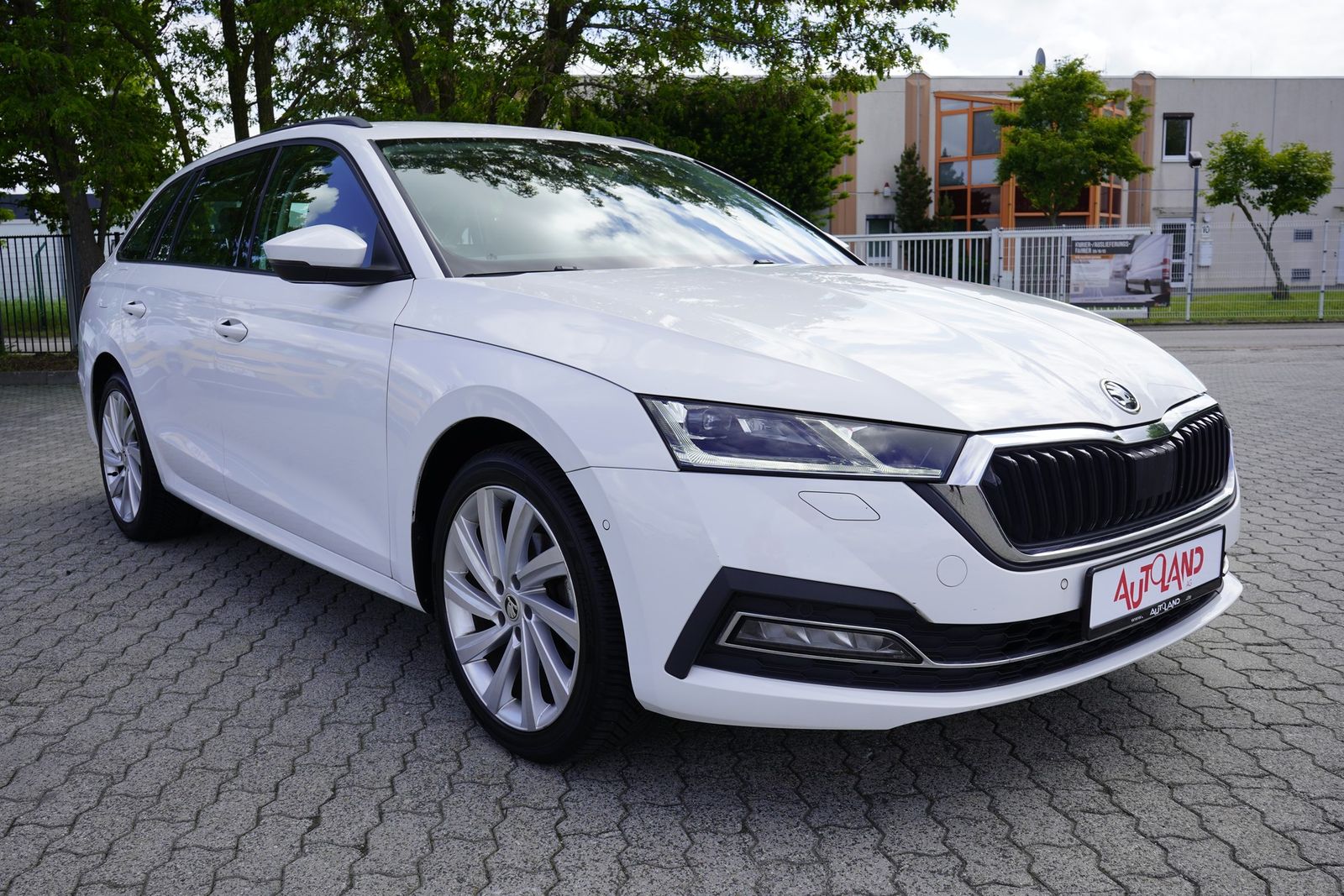 Skoda Octavia Combi 1.5 TSI First Edition LED Navi ACC foto 4