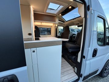 Westfalia Columbus 600 E 140 PS Automatik Skyview SOLAR