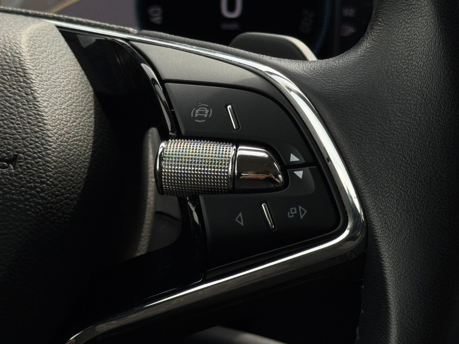 Fahrzeugabbildung SKODA Scala 1.0 DSG Ambition CarPlay Temp. SHZ PDC