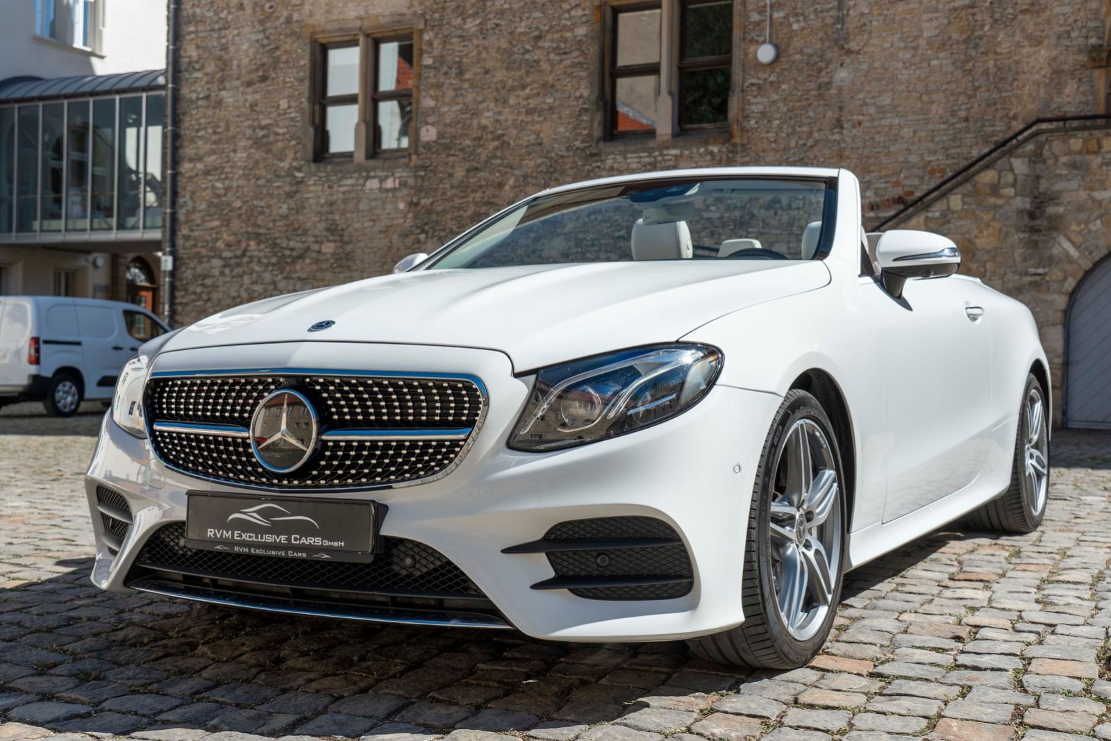 Fahrzeugabbildung Mercedes-Benz E 400 Cabrio 4Matic AMG HUD 360° BURMESTER ACC