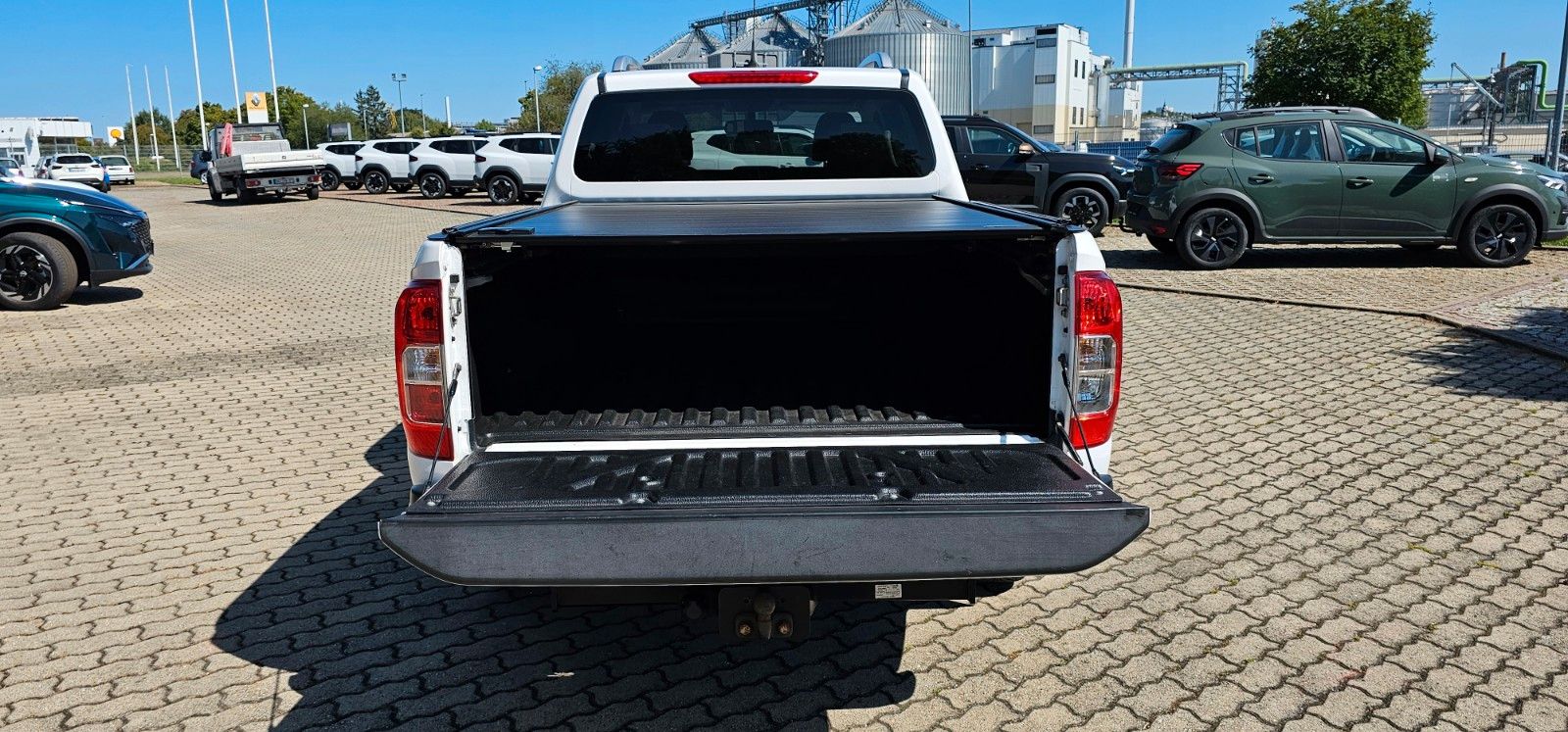 Fahrzeugabbildung Nissan Navara NP300 Tekna Double Cab 4x4