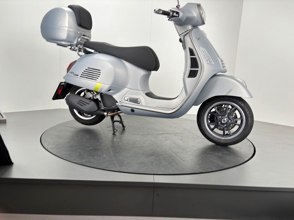 Fahrzeugabbildung Vespa GTS 125 SUPER TECH *NEUWERTIG *TOPCASE