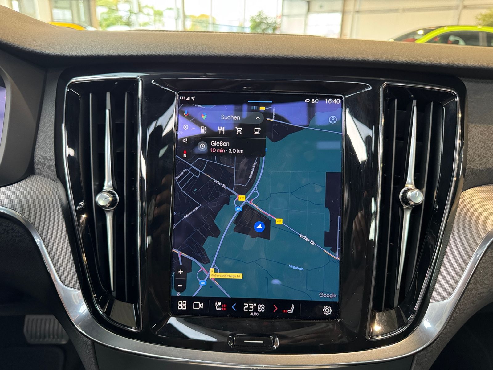 Fahrzeugabbildung Volvo S60 Lim. Plus Dark PANO 360° H/K LED
