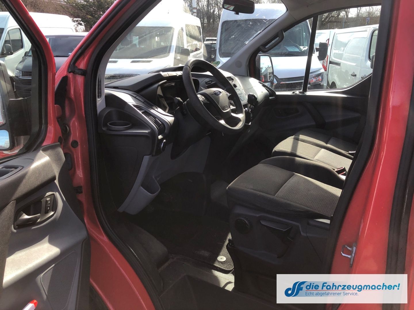 Fahrzeugabbildung Ford Transit Custom Kombi 300 L1 2.2 TDCi *2311