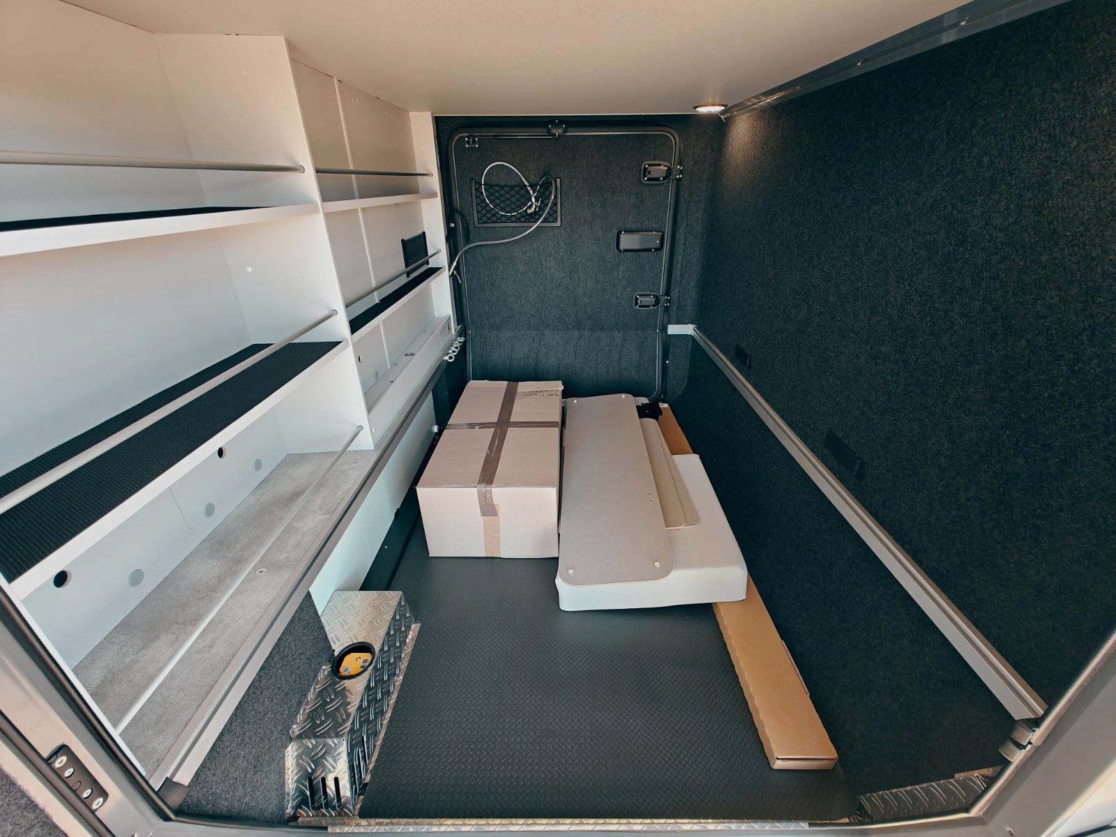 Fahrzeugabbildung HYMER / ERIBA / HYMERCAR B-KLASSE MC T 680 PREMIUM - MATARA TEAK by palmo
