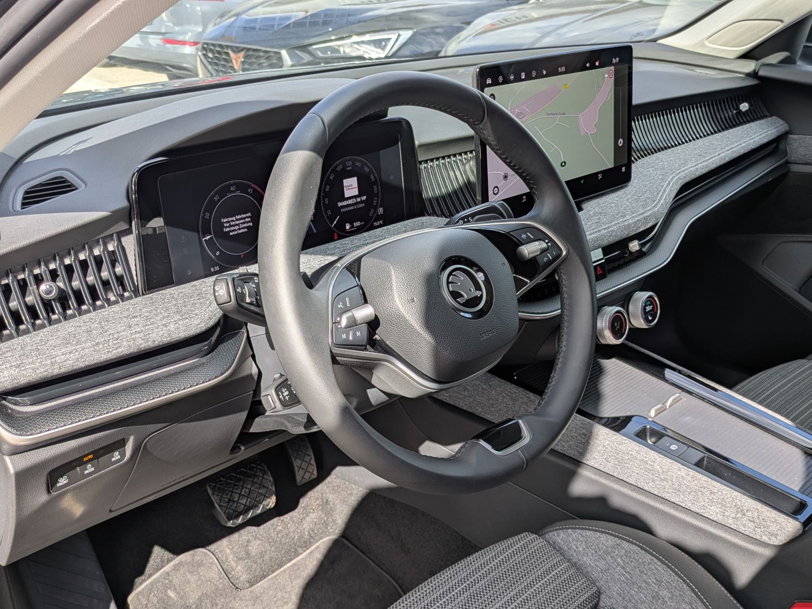 Fahrzeugabbildung SKODA Superb 2.0 TDI 4x4 Selection MATRIX*AHK*5J GAR.