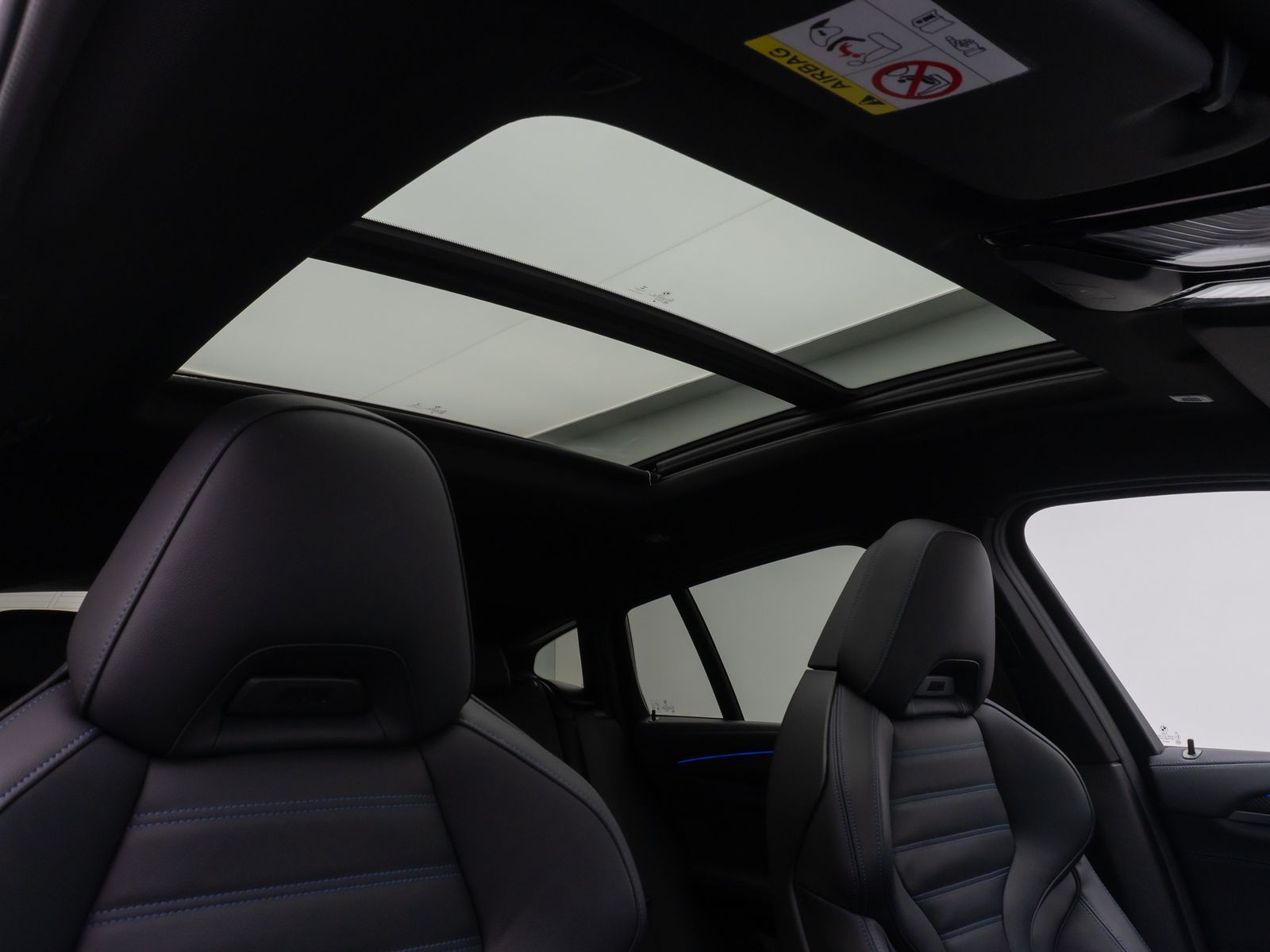 Fahrzeugabbildung BMW X4 xD30d M Sport Laser Panorama 360°HUD DAB HiFi