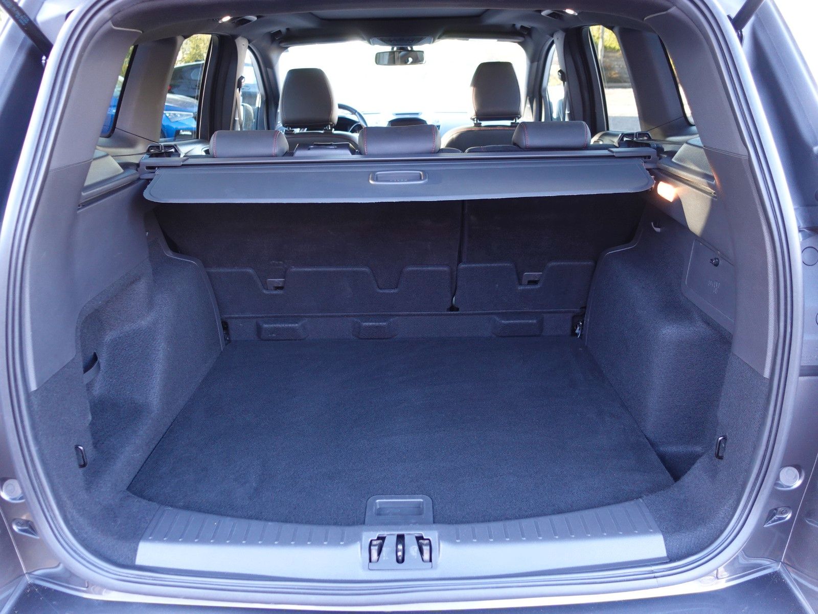 Fahrzeugabbildung Ford Kuga 1,5 EcoBoost 2x4 110kW ST-Line