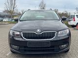 Skoda Octavia Combi Elegance Automatik/Tempomat/AHK - Skoda Octavia: Elegance