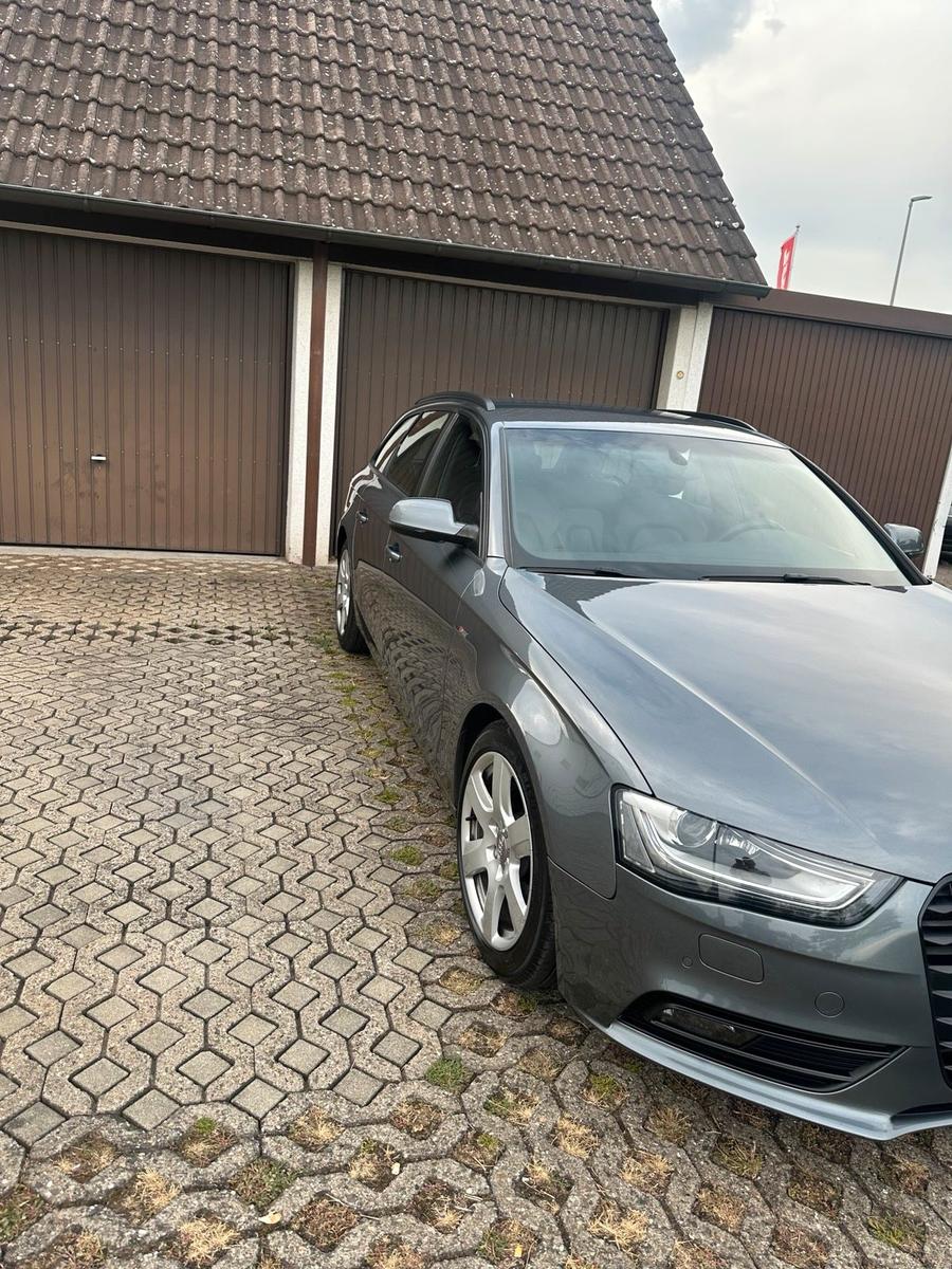 Audi A4 2012 — rear view