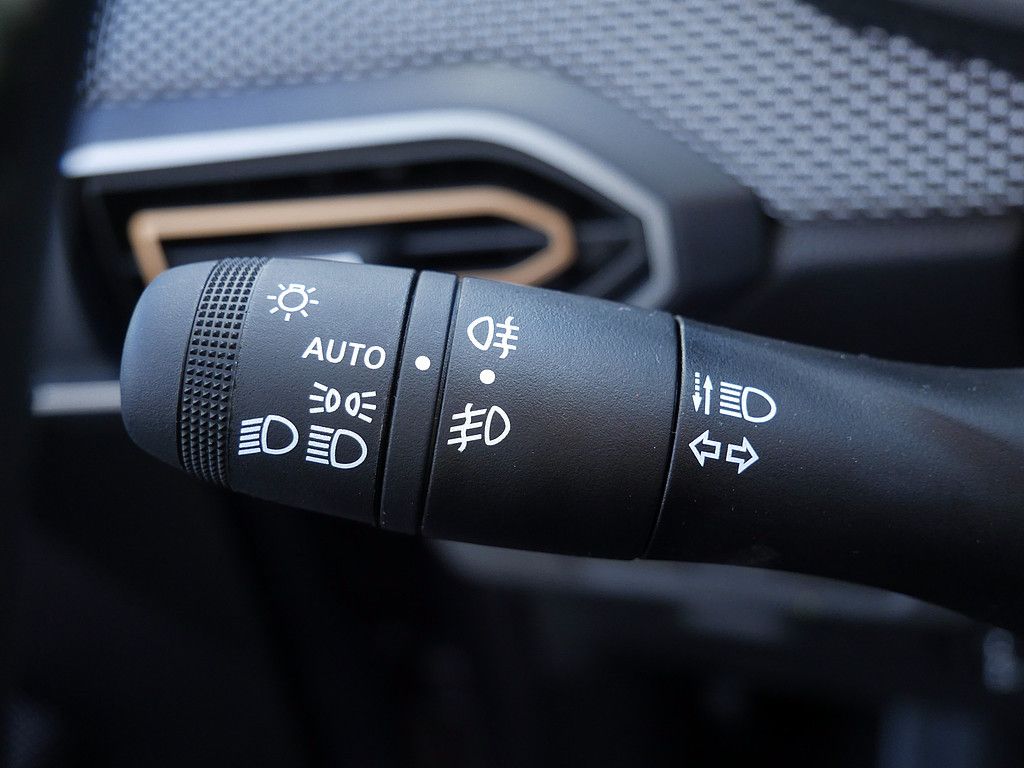 Fahrzeugabbildung Dacia Sandero Stepway Expression TCe 90 CVT Automatik