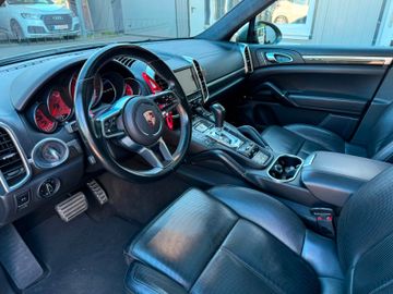 Porsche Cayenne - 7
