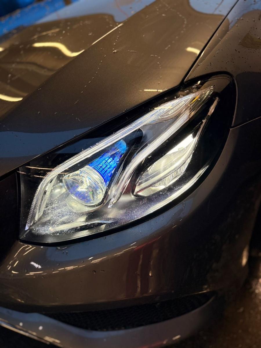 Mercedes-Benz E 200
