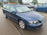 Volvo V70 T5 - Volvo V70 mit Benzin-Antrieb: Leder, Kombi, Automatik