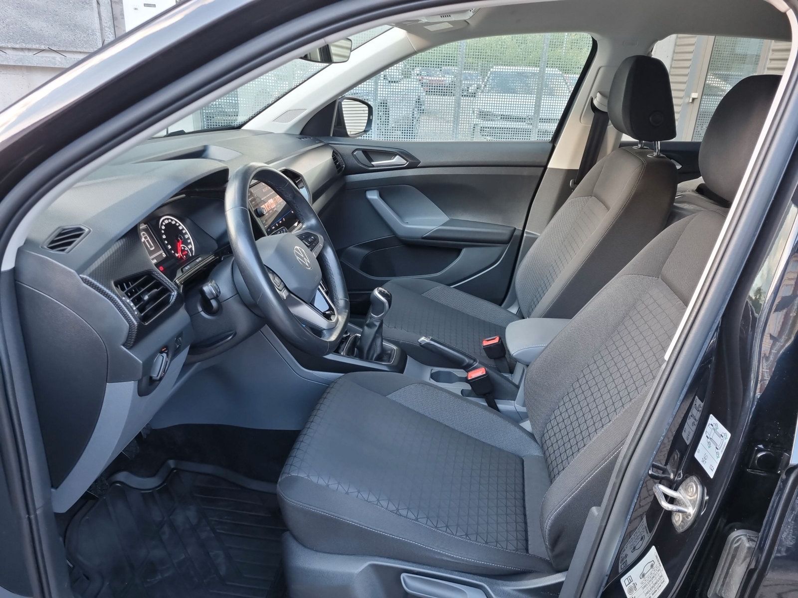 Fahrzeugabbildung Volkswagen T-Cross 1.0 TSI Life KAMERA ACC SHZ