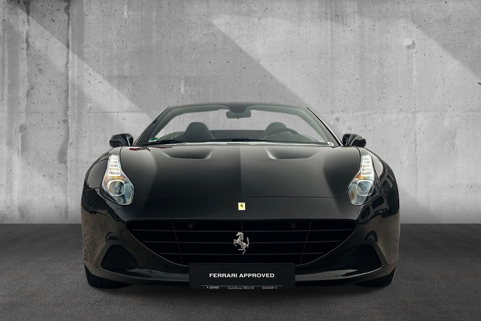 Fahrzeugabbildung Ferrari California T*All Black*