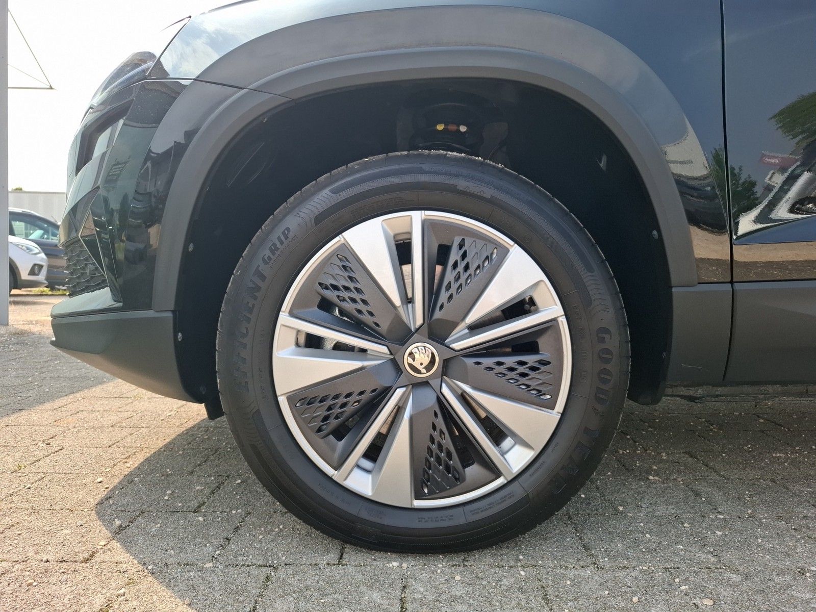 SKODA Karoq 1.5 TSI Selection DSG / KLIMA / NAVI / KAM - Image 18