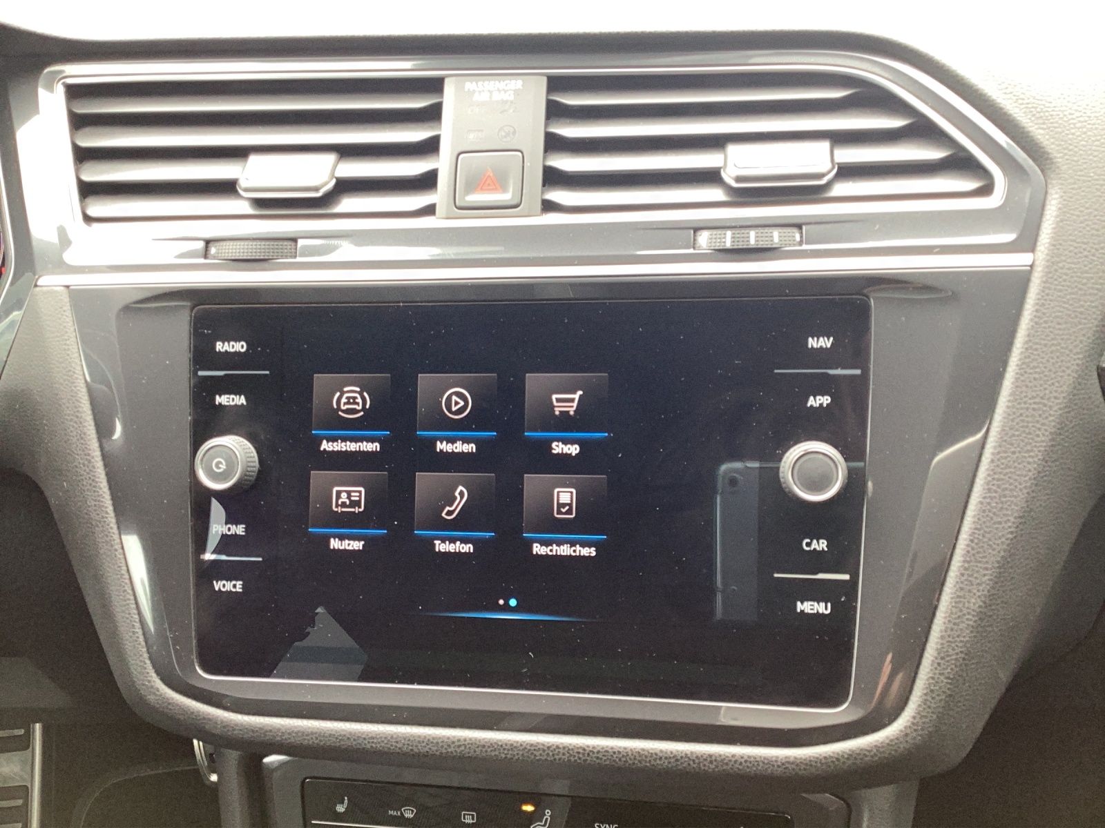 Fahrzeugabbildung Volkswagen Tiguan Allspace R-Line 4M TDI DSG IQ.Light ACC A