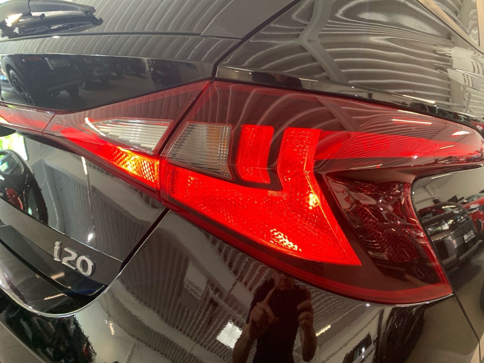 Fahrzeugabbildung Hyundai i20 1.0 T-GDI Edition 30 1Hd Allwetter