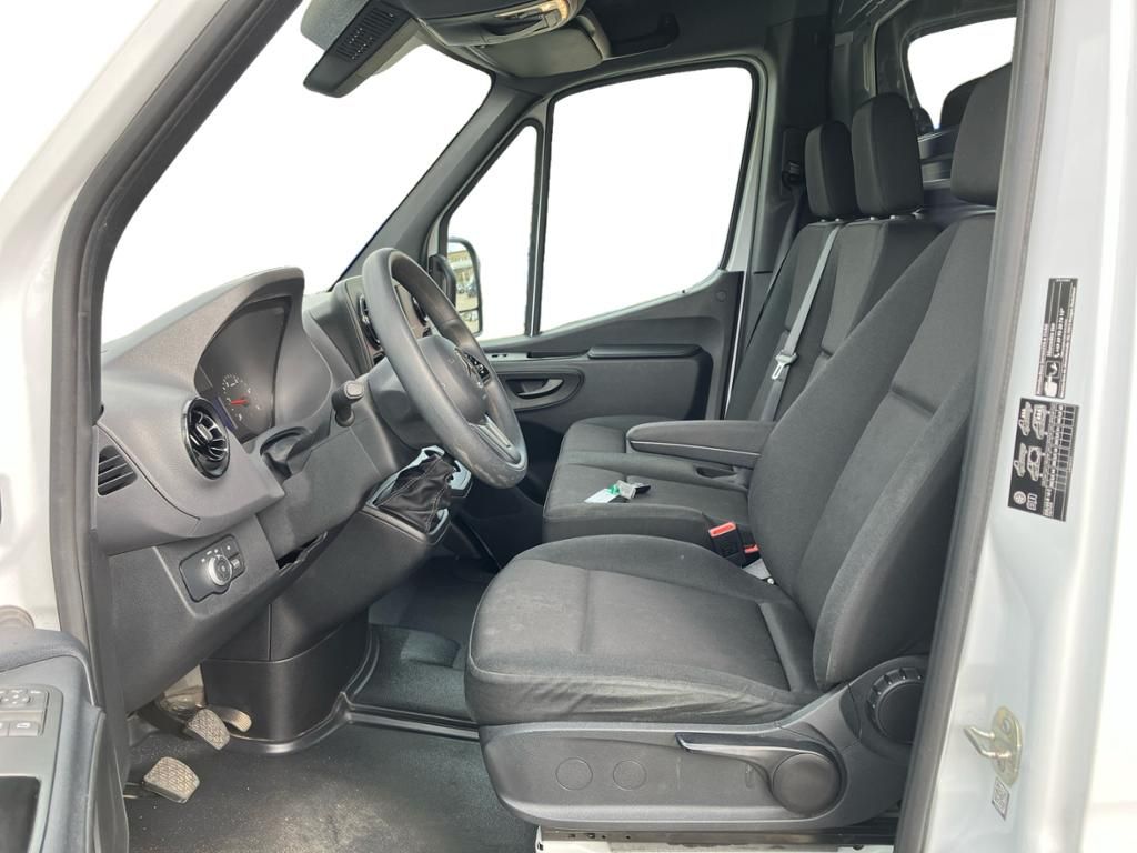 Fahrzeugabbildung Mercedes-Benz Sprinter 317 CDI KA Navi*LED*AHK