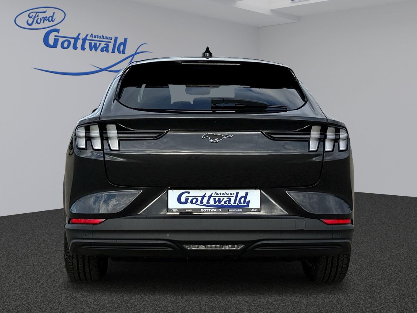 Ford Mustang MACH-E RWD 75,7kWh TP2 Panorama LED RFK 