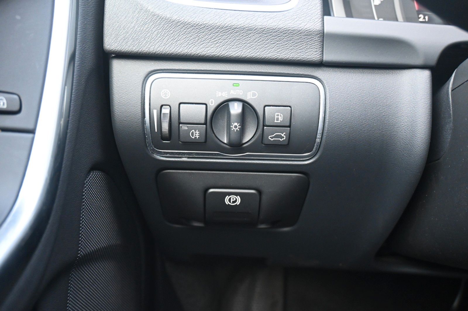 Fahrzeugabbildung Volvo **Mietkauf**V60D6*Sum*SD*NAVI*STHZ*E-KZ*Diesel