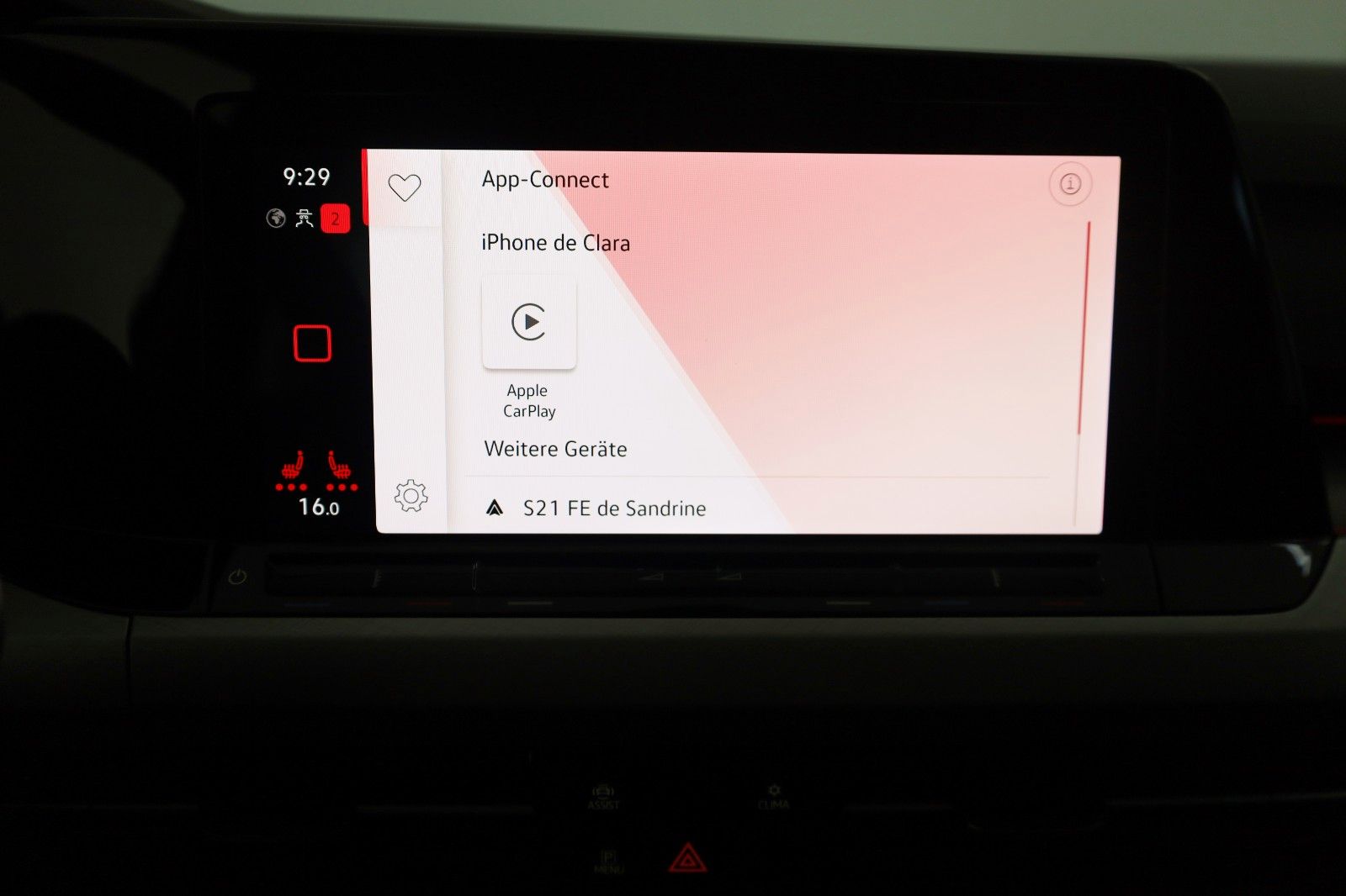 Fahrzeugabbildung Volkswagen Golf VIII Variant LIFE Navi,LED,Kamera,SH,PDC