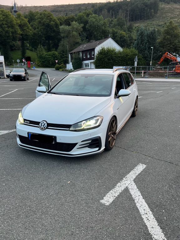 Image of Volkswagen Golf