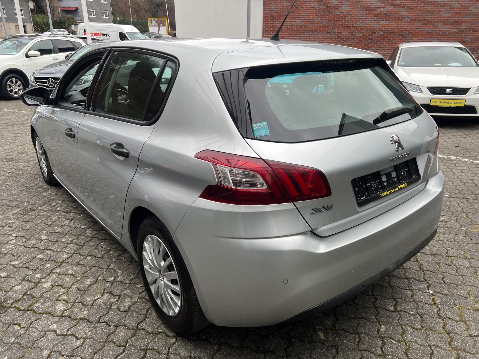 Fahrzeugabbildung Peugeot 308 Access
